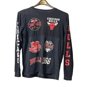Chicago‎ Bulls NBA Shirt Small Black  Long Sleeve NBA Basketball Logo T Athletic
